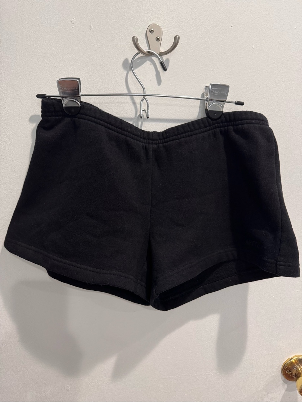 Aritizia Women's boyfriend low rise mini shorts